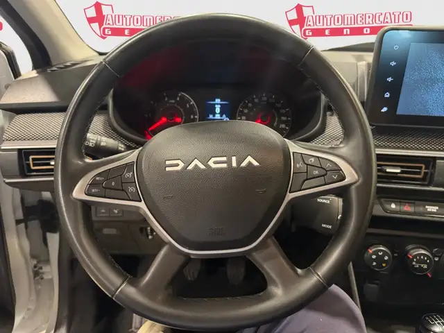 Dacia Sandero view 10
