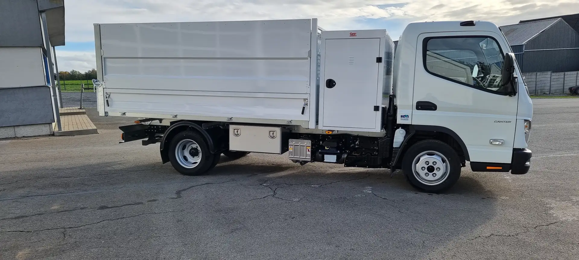 Mitsubishi Canter FUSO 3C15 Bílá - 2