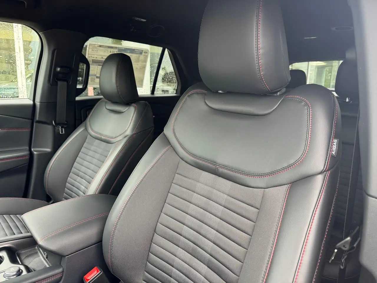 Ford Explorer photo Ford Explorer