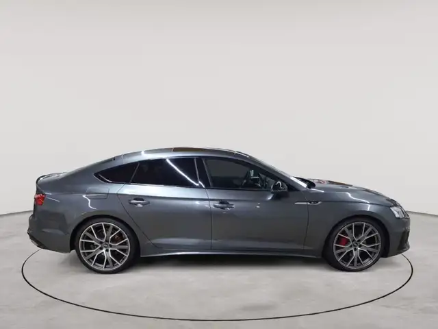 Audi A5 view 3