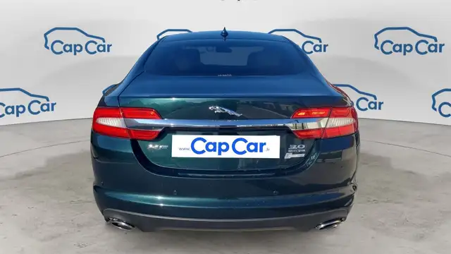 Jaguar XF view 3