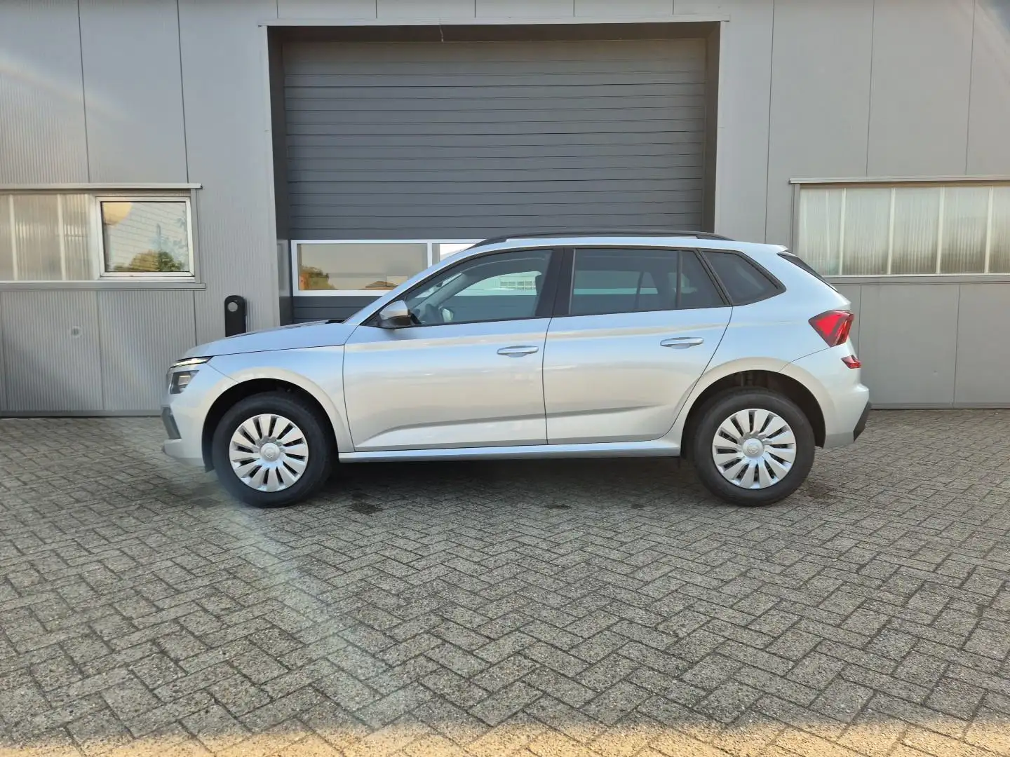 Skoda Kamiq 1.0 TSI 115PS DSG Selection Matrix-LED Sitzheiz... Zilver - 2