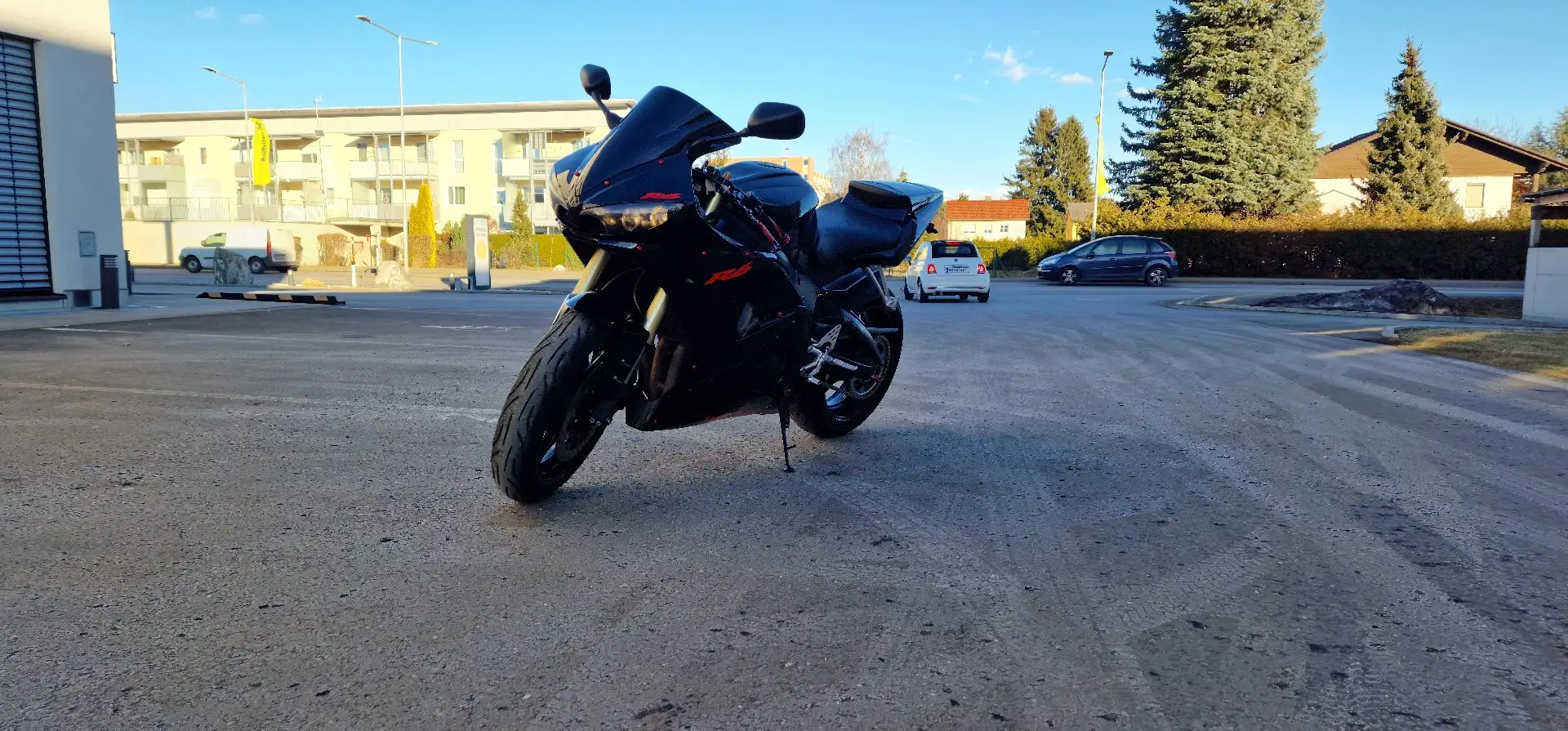 Yamaha YZF-R6 Schwarz - 2