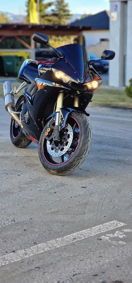 Yamaha YZF-R6 Černá - 1