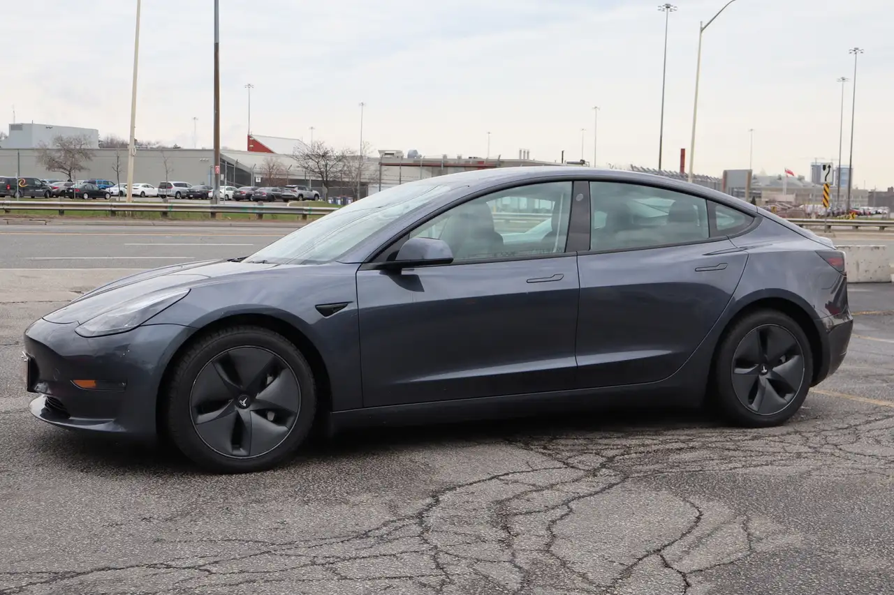 Tesla Model 3 fotografie Tesla Model 3