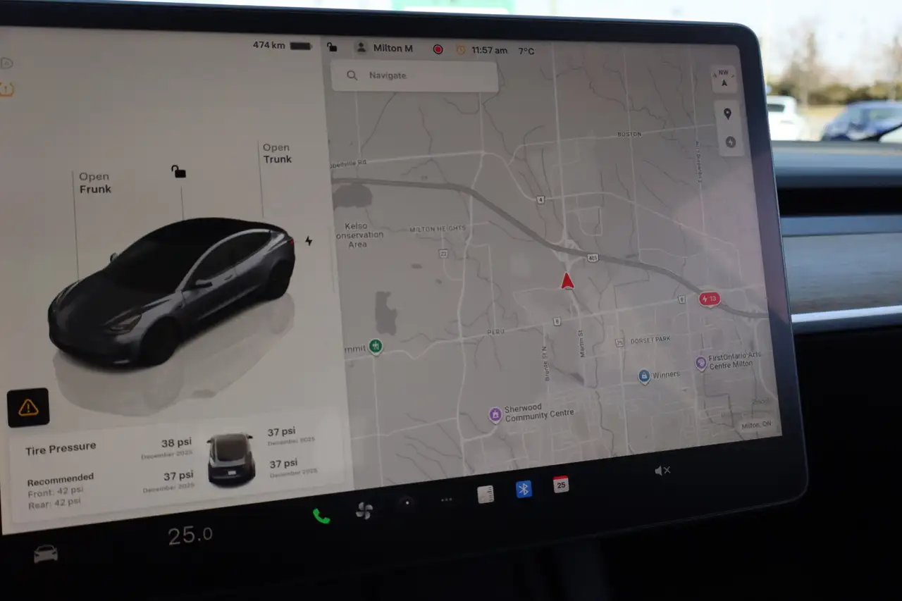 Tesla Model 3 fotografie Tesla Model 3