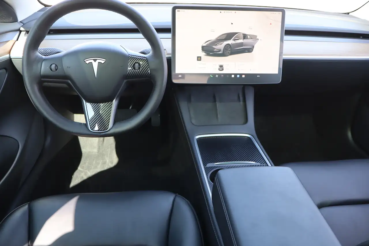 Tesla Model 3 fotografie Tesla Model 3