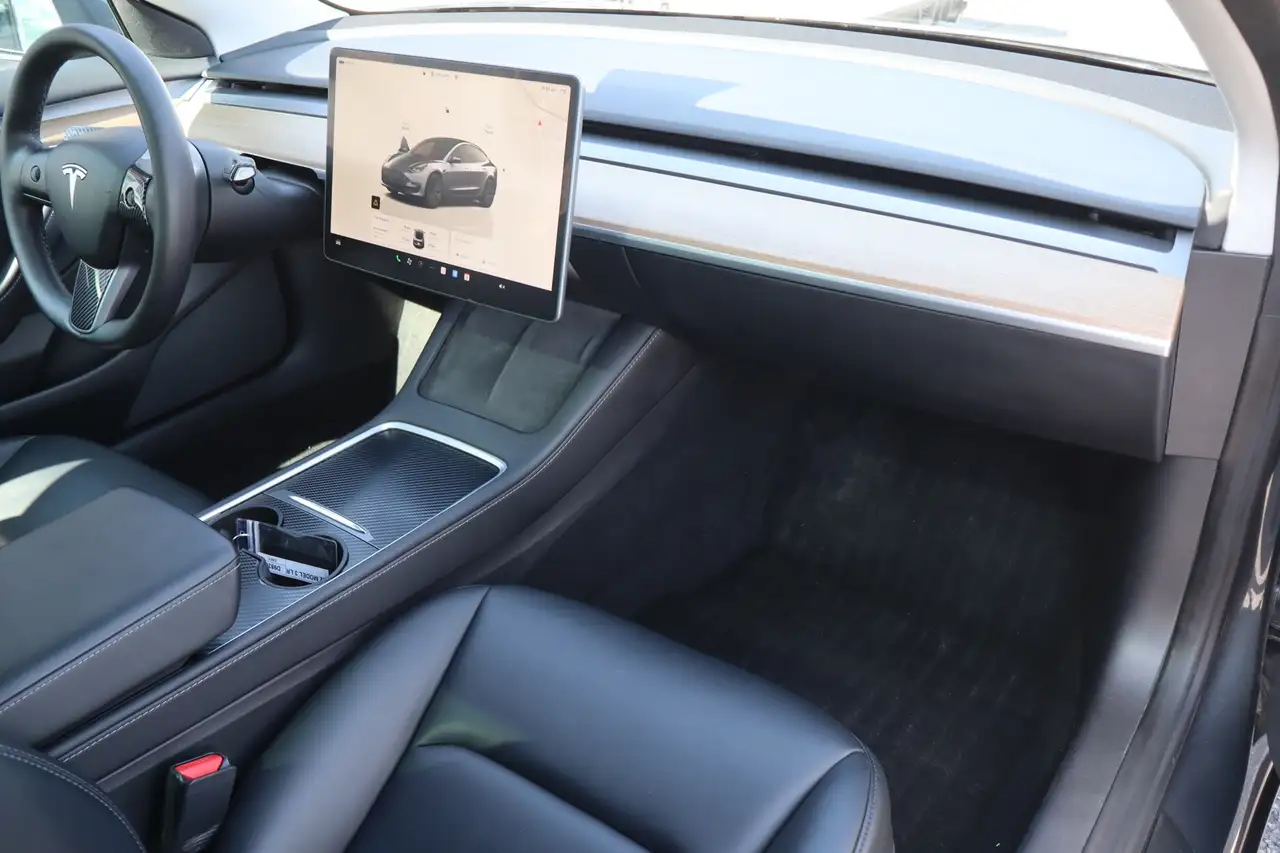 Tesla Model 3 fotografie Tesla Model 3