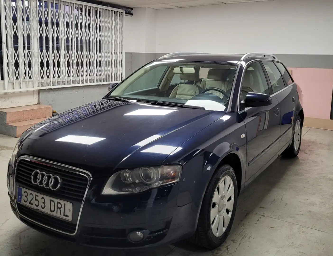 Audi A4 2.0TDI DPF Grijs - 1
