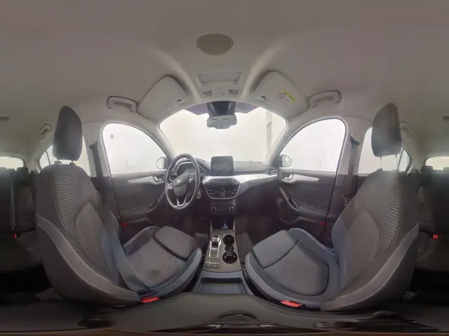 Ford Focus view 14