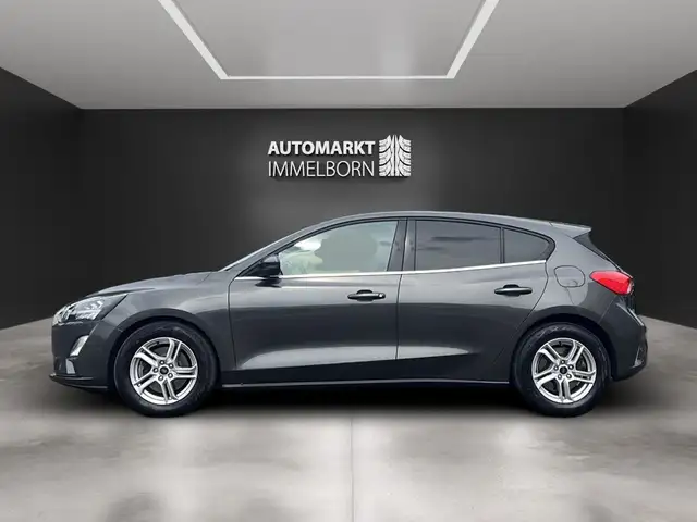 Ford Focus view 11