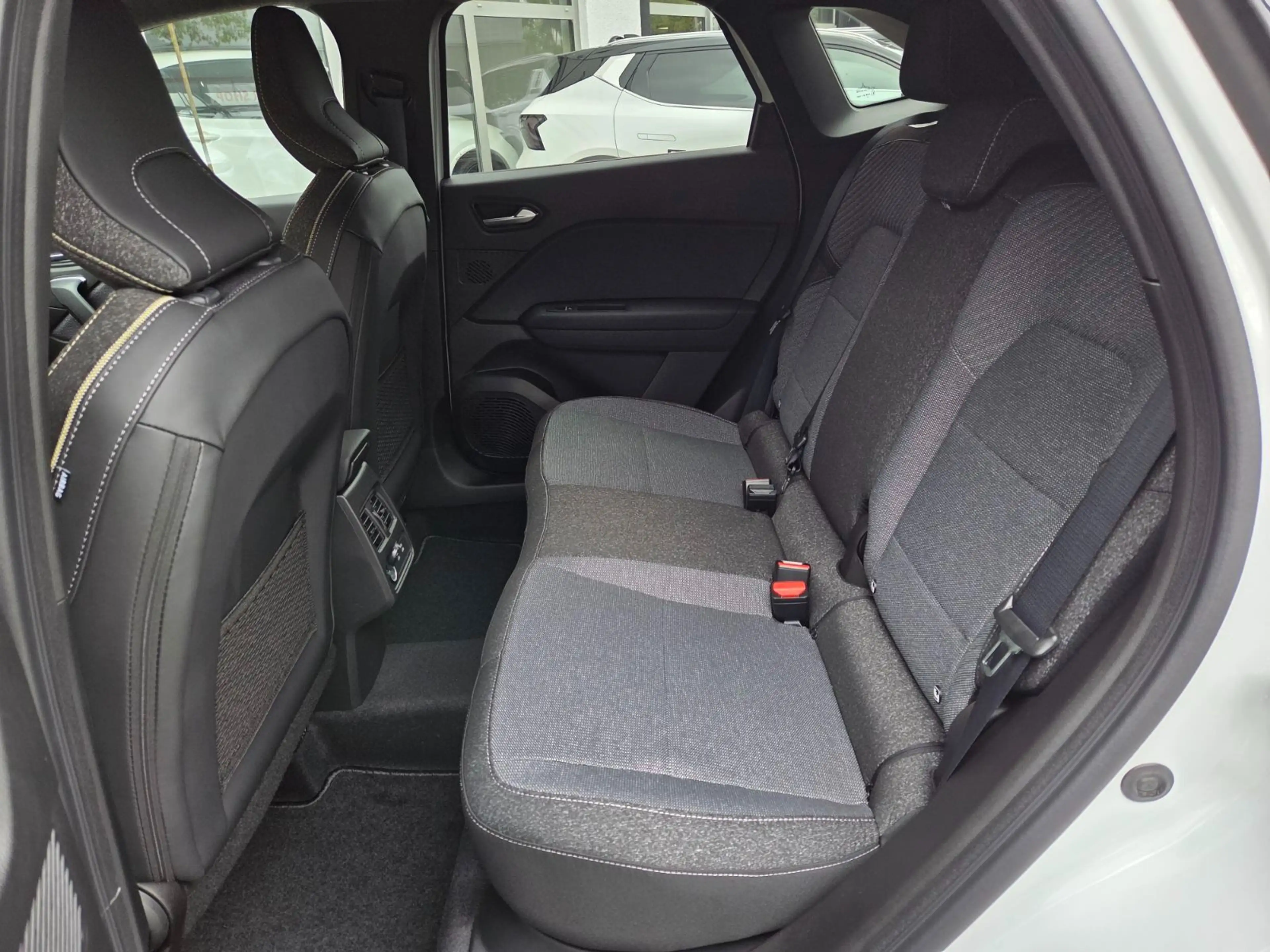 Mitsubishi Grandis Intro Edition 1.3 Turbo (140PS) 7-DCT — photo 11