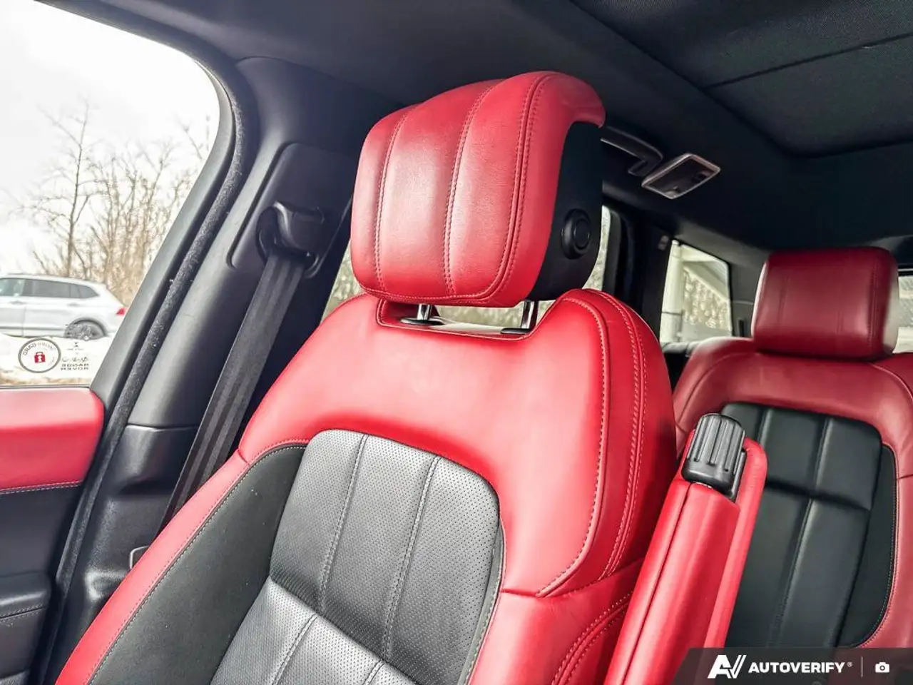Land Rover Range Rover Sport снимка Land Rover Range Rover Sport
