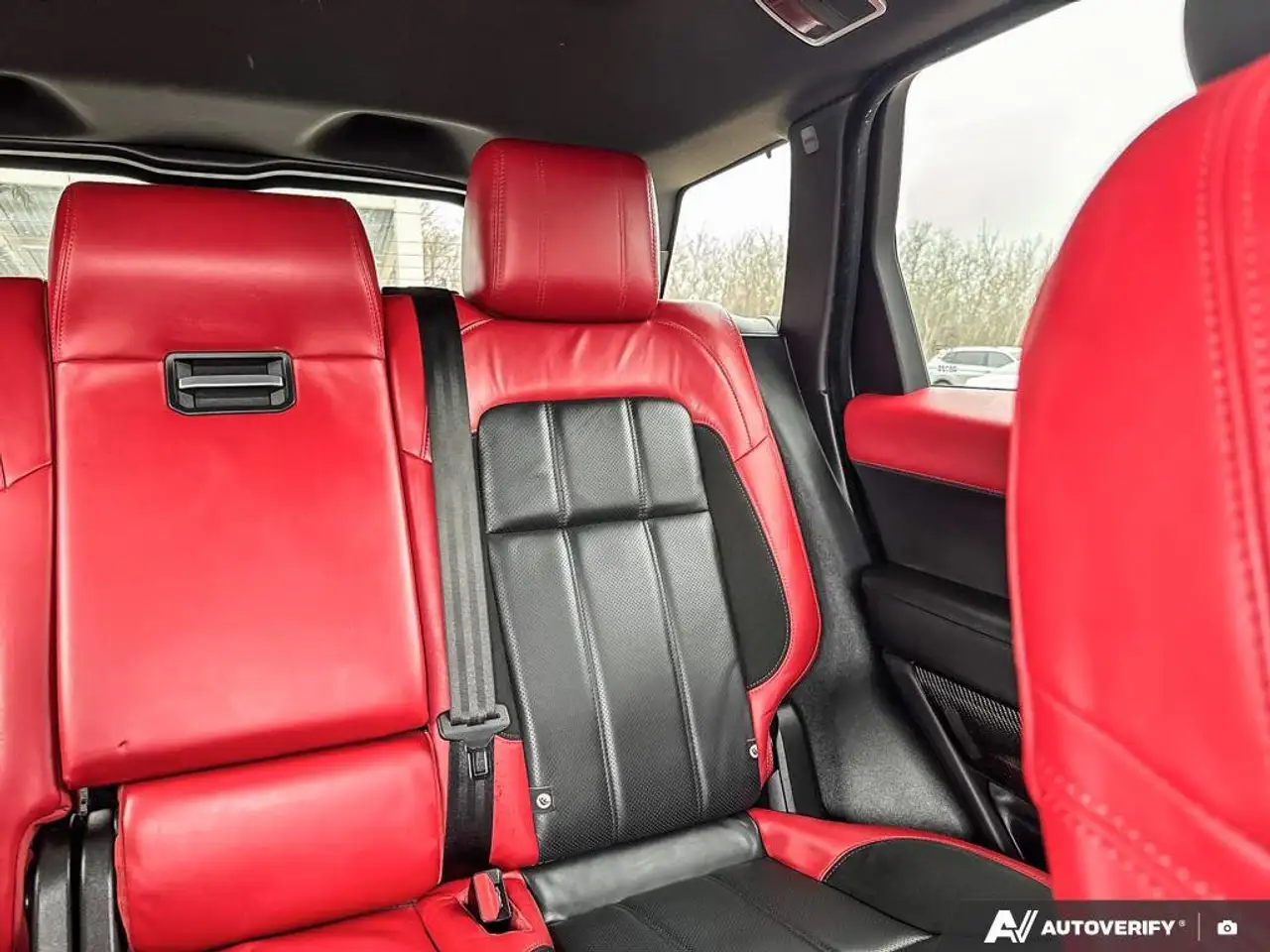 Land Rover Range Rover Sport снимка Land Rover Range Rover Sport