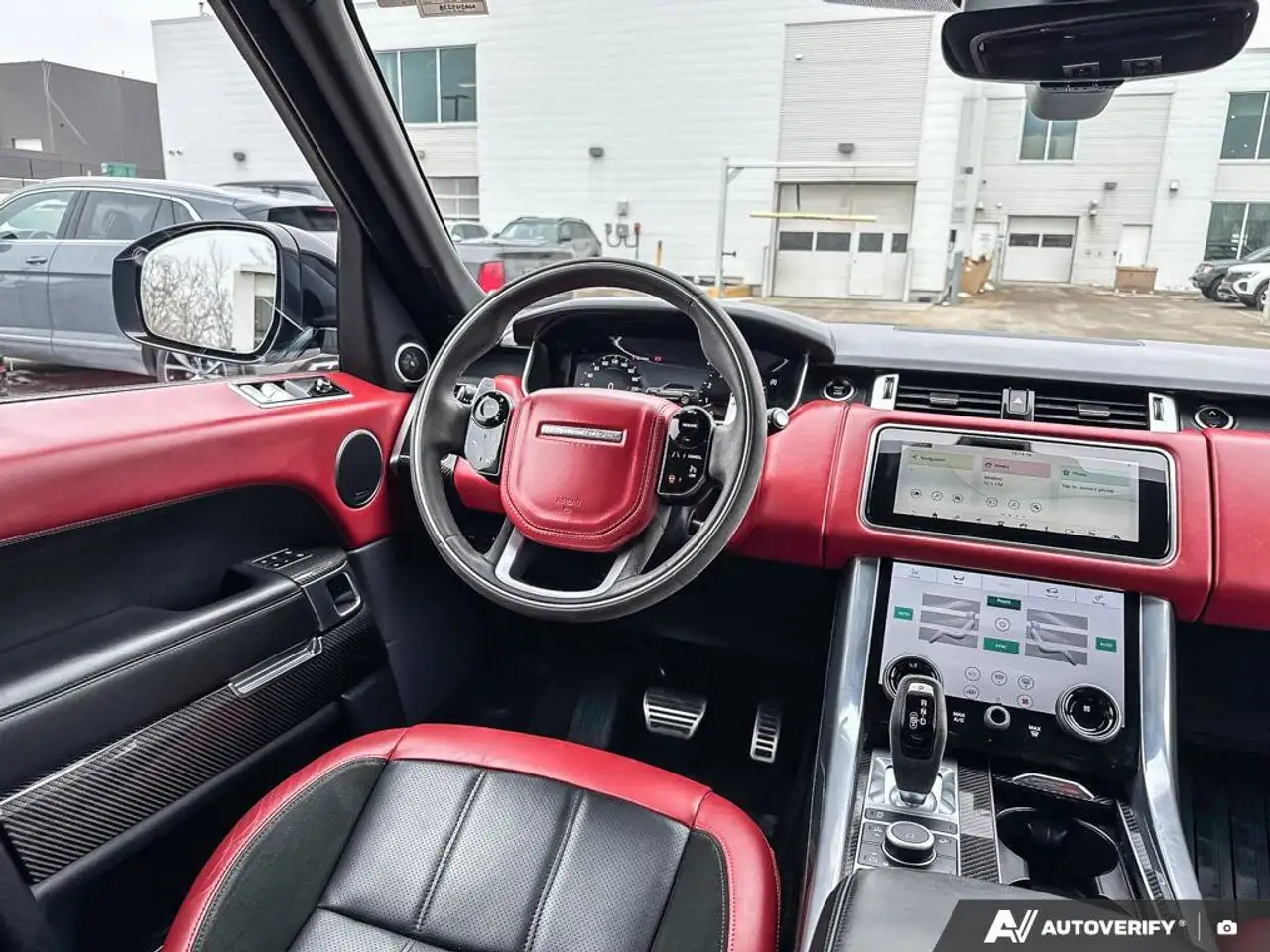 Land Rover Range Rover Sport снимка Land Rover Range Rover Sport