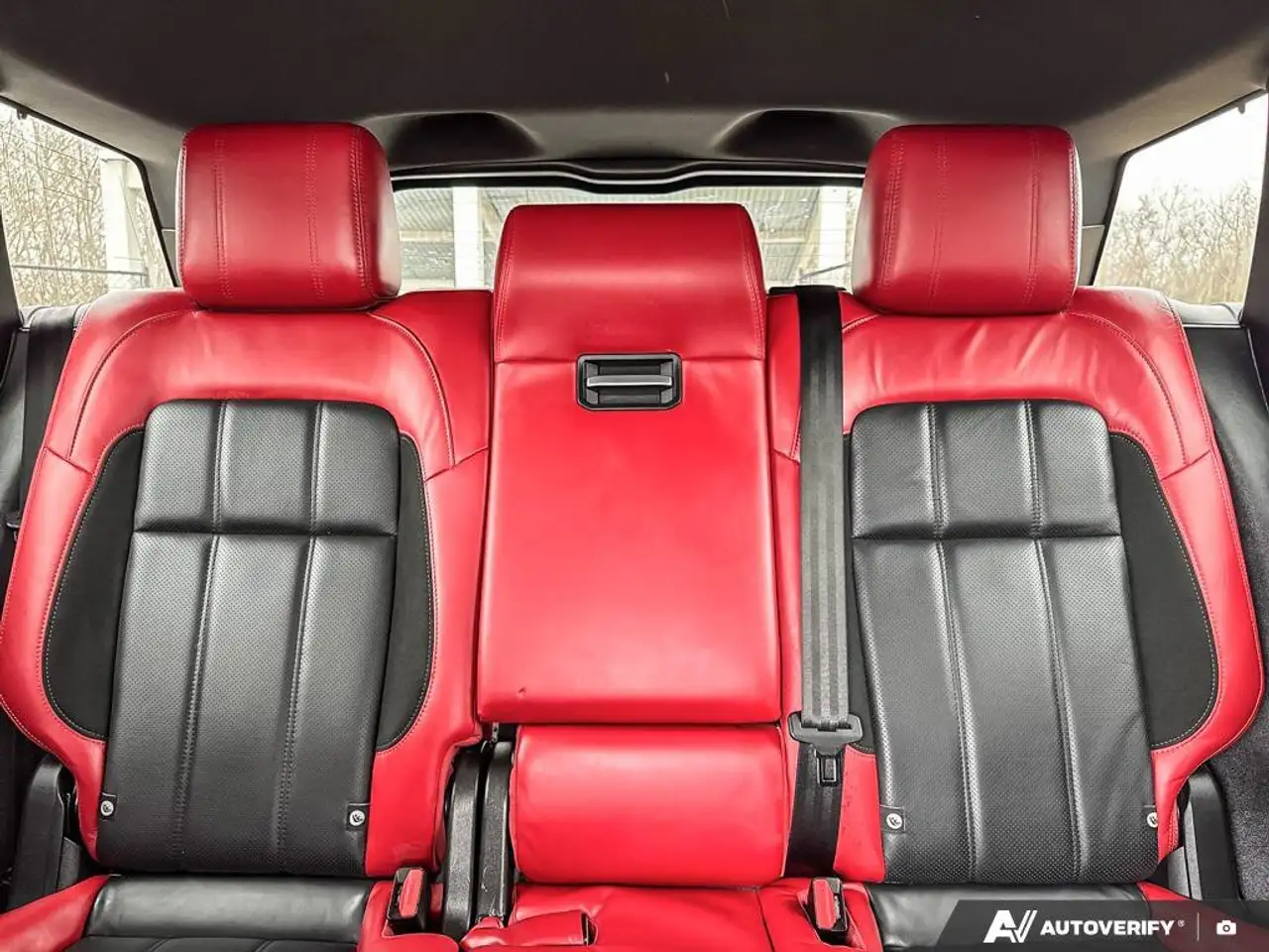 Land Rover Range Rover Sport снимка Land Rover Range Rover Sport
