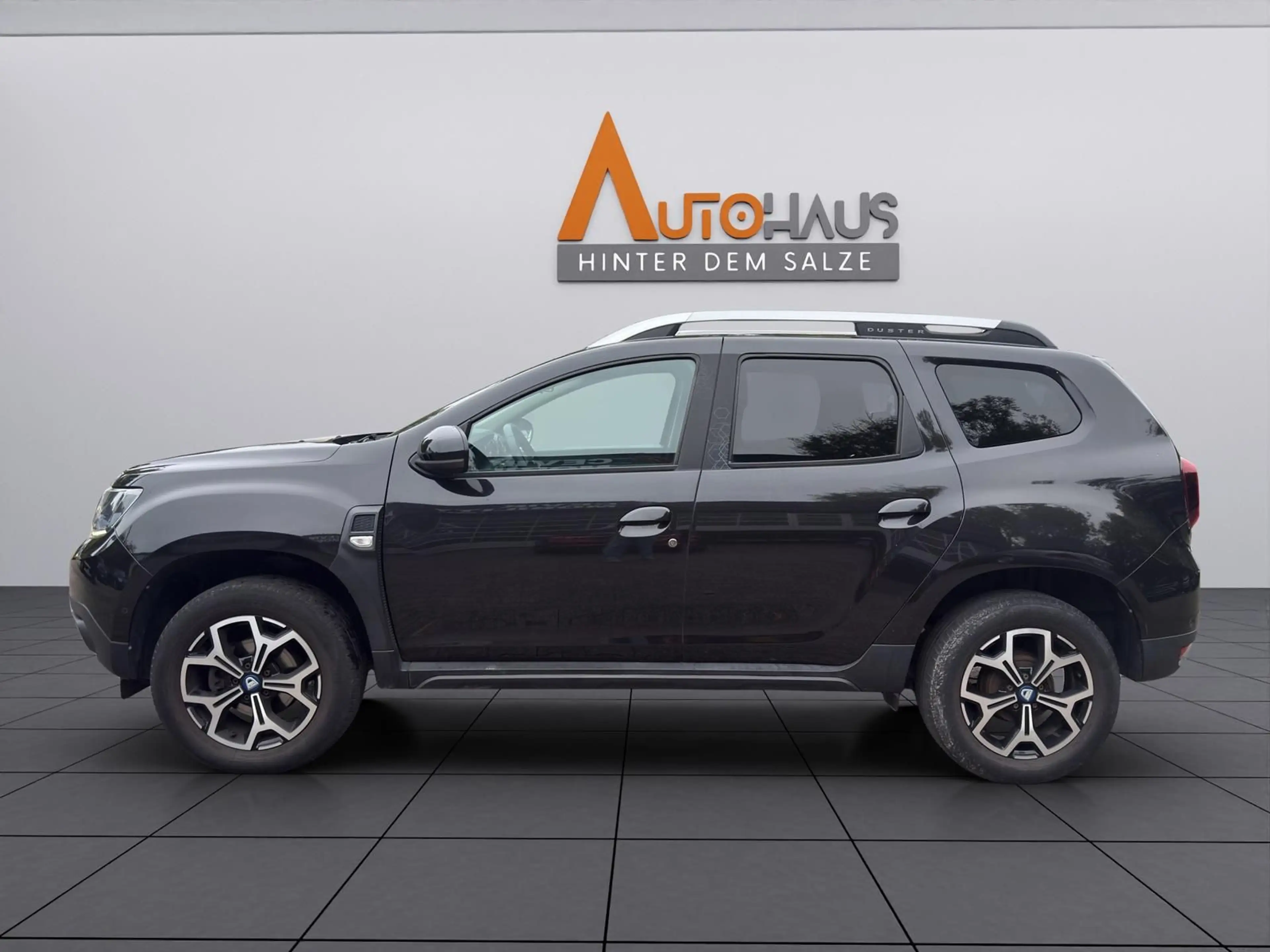 Dacia Duster Prestige 1.3 TCE KAT NAVI Metallic — photo 3