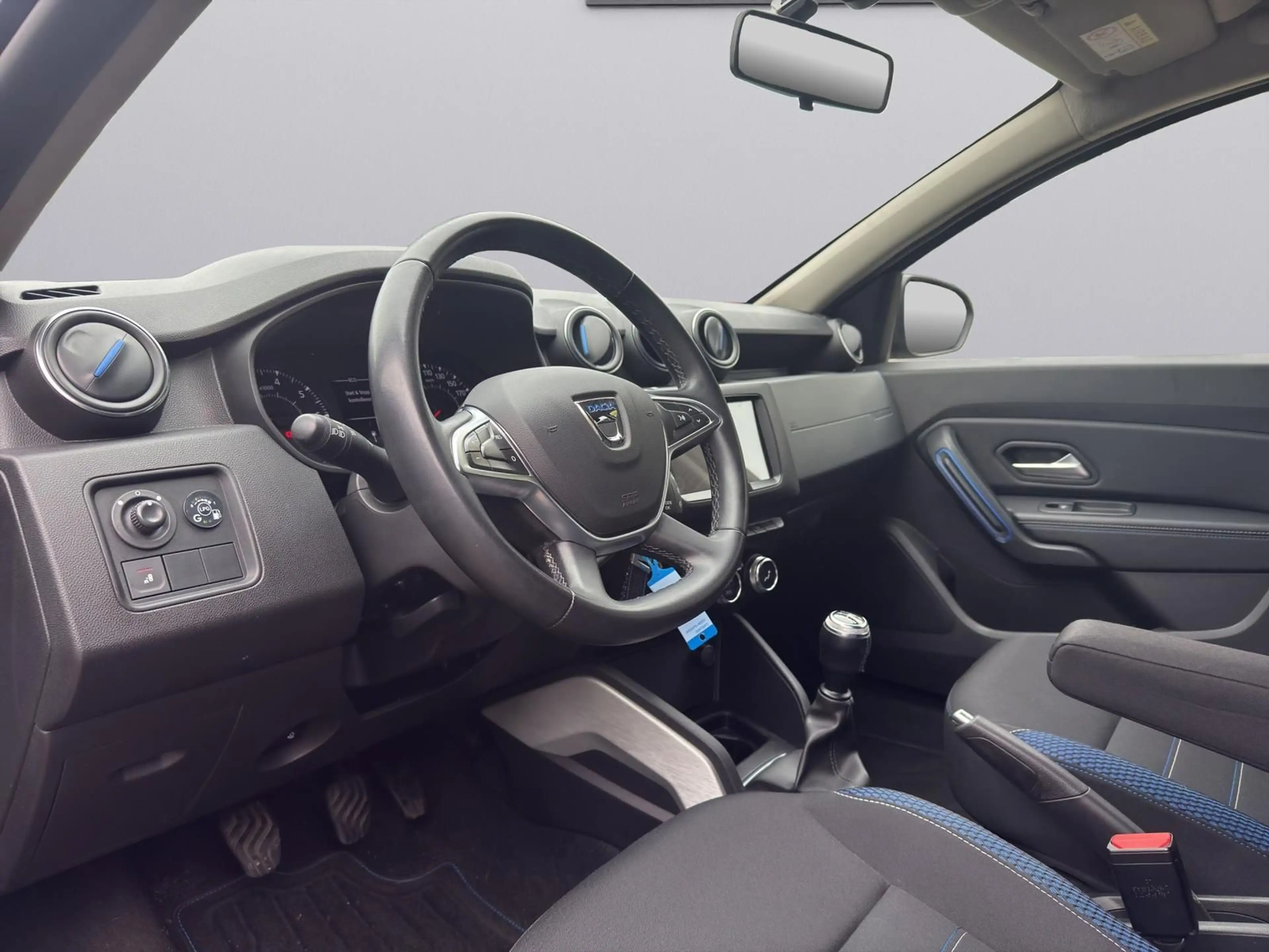 Dacia Duster Prestige 1.3 TCE KAT NAVI Metallic — photo 10