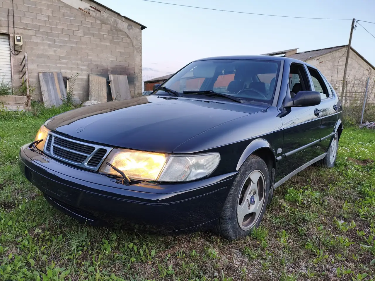 Saab 900
