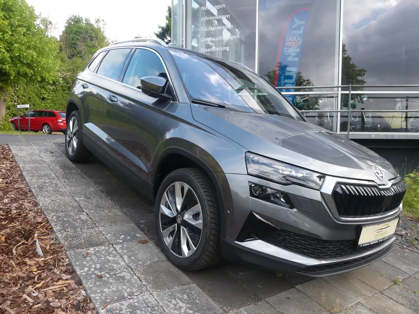 Skoda Karoq Selection, AHZV, 360° Kamera, Matrix LED Gris - 1
