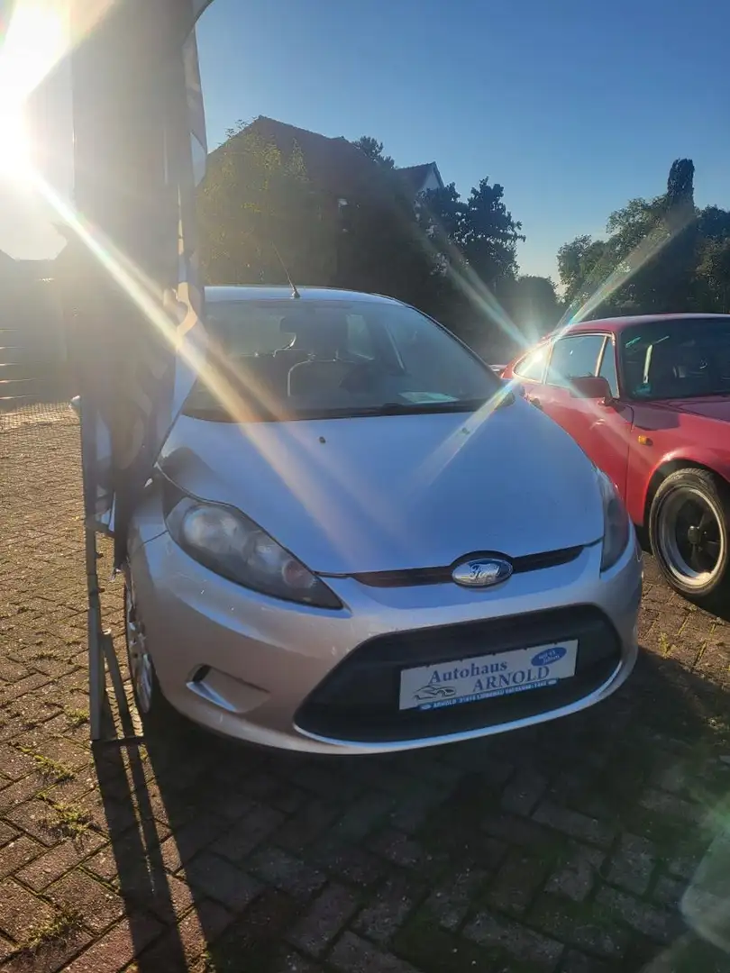 Ford Fiesta Trend Silber - 2