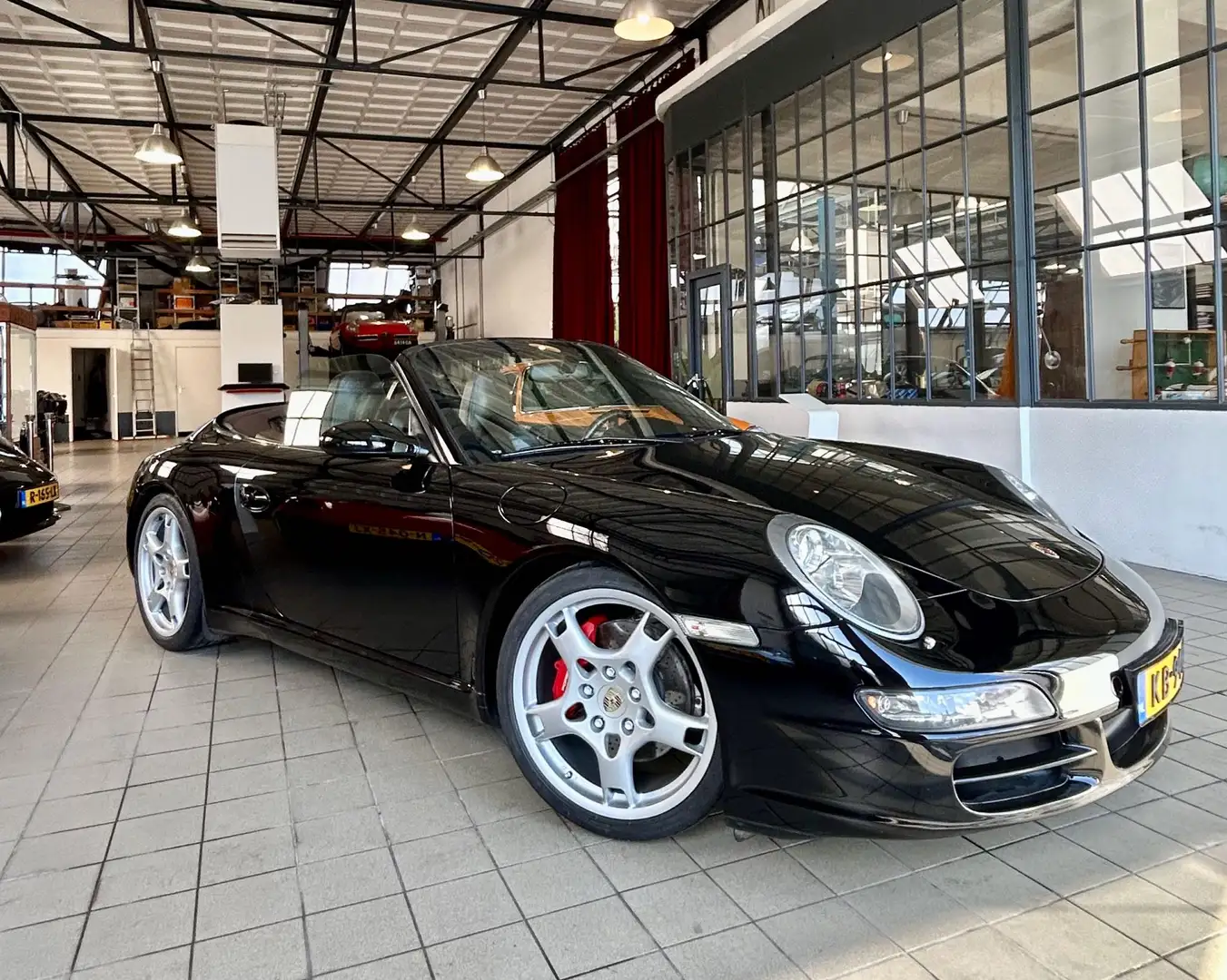 Porsche 997 Cabrio 3.8 Carrera S Noir - 1
