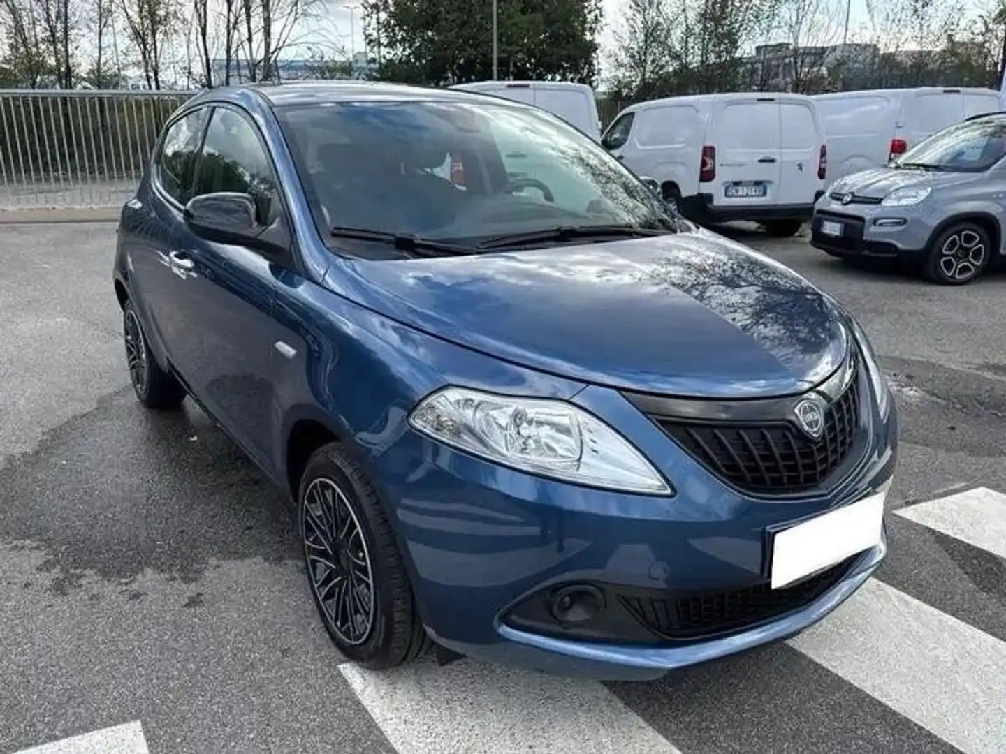 Lancia Ypsilon Ypsilon 1.0 firefly hybrid Silver Plus s Blauw - 1