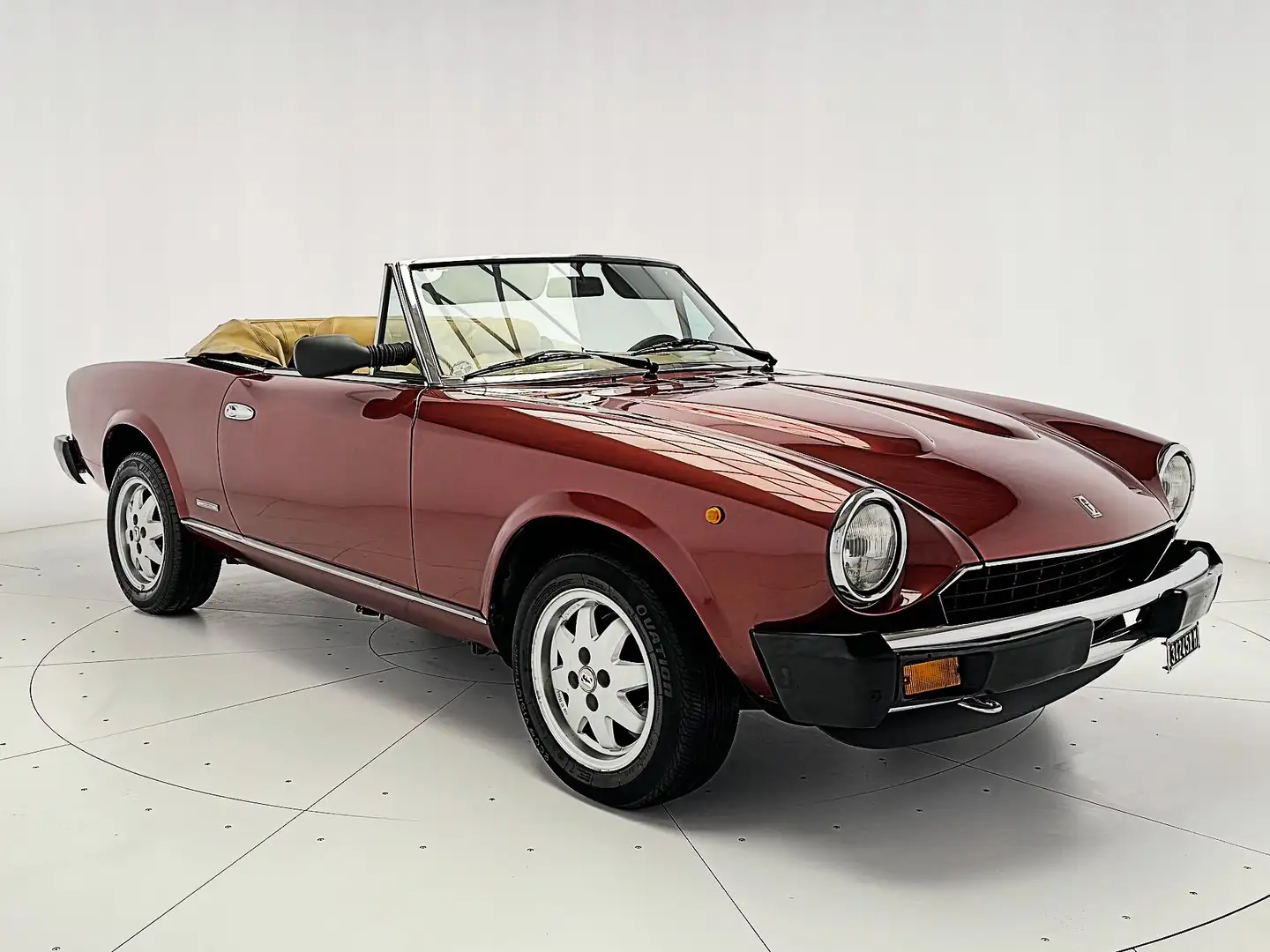 Fiat 124 Spider Pininfarina Edition - 1
