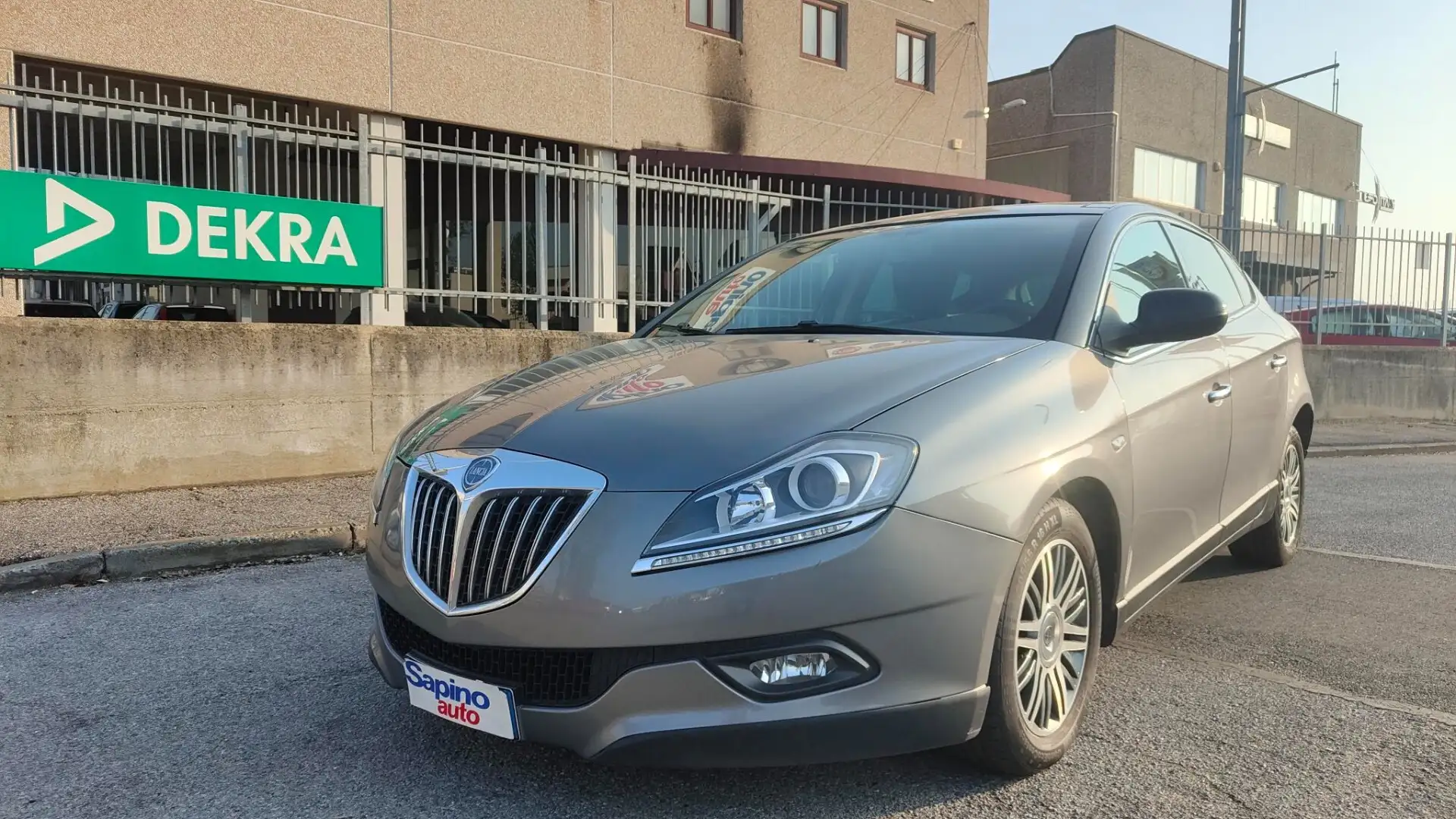 Lancia Delta 1.4 T-Jet 120 CV Oro Сірий - 1