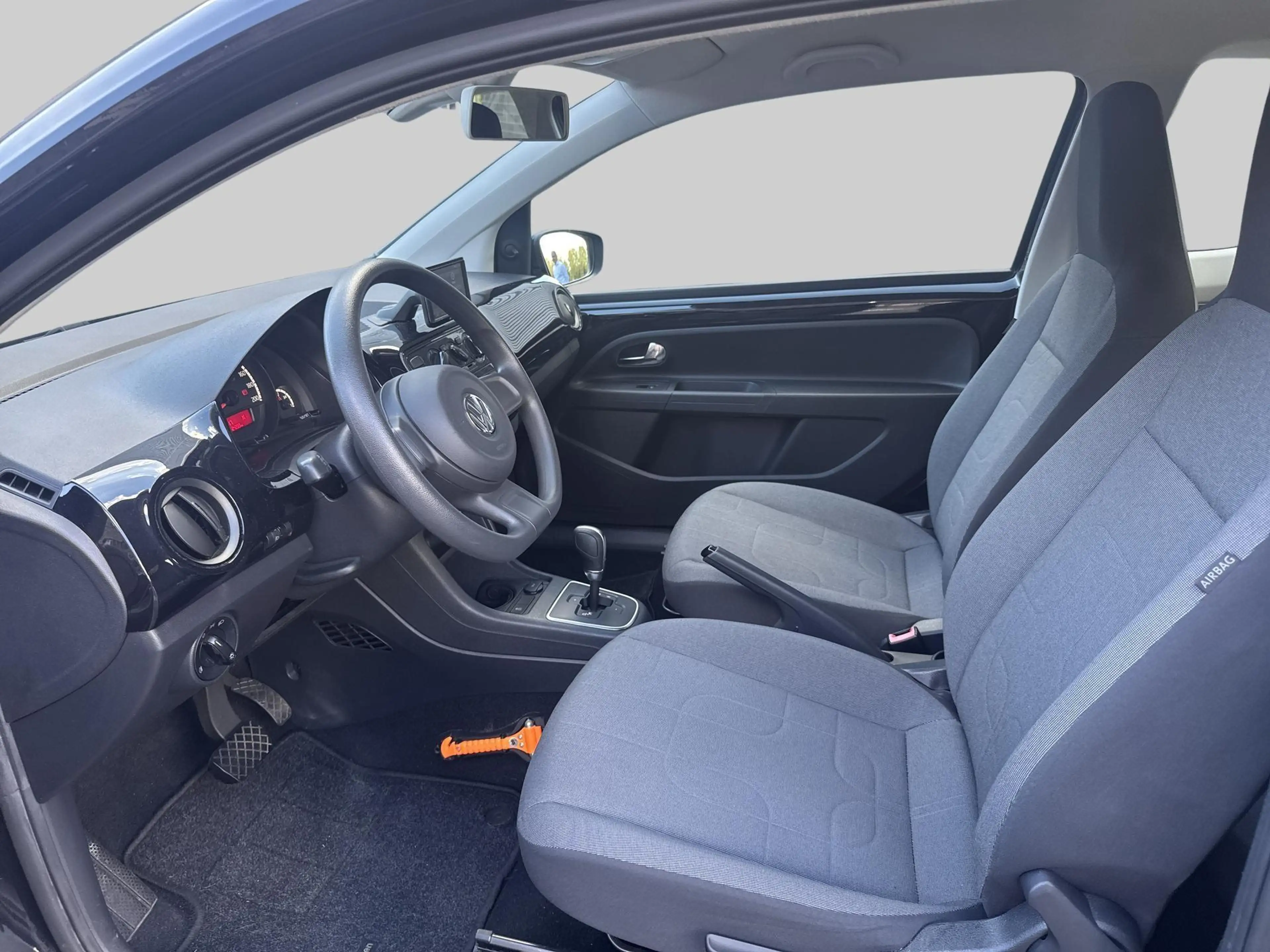 Volkswagen up! 1.0 move — photo 12