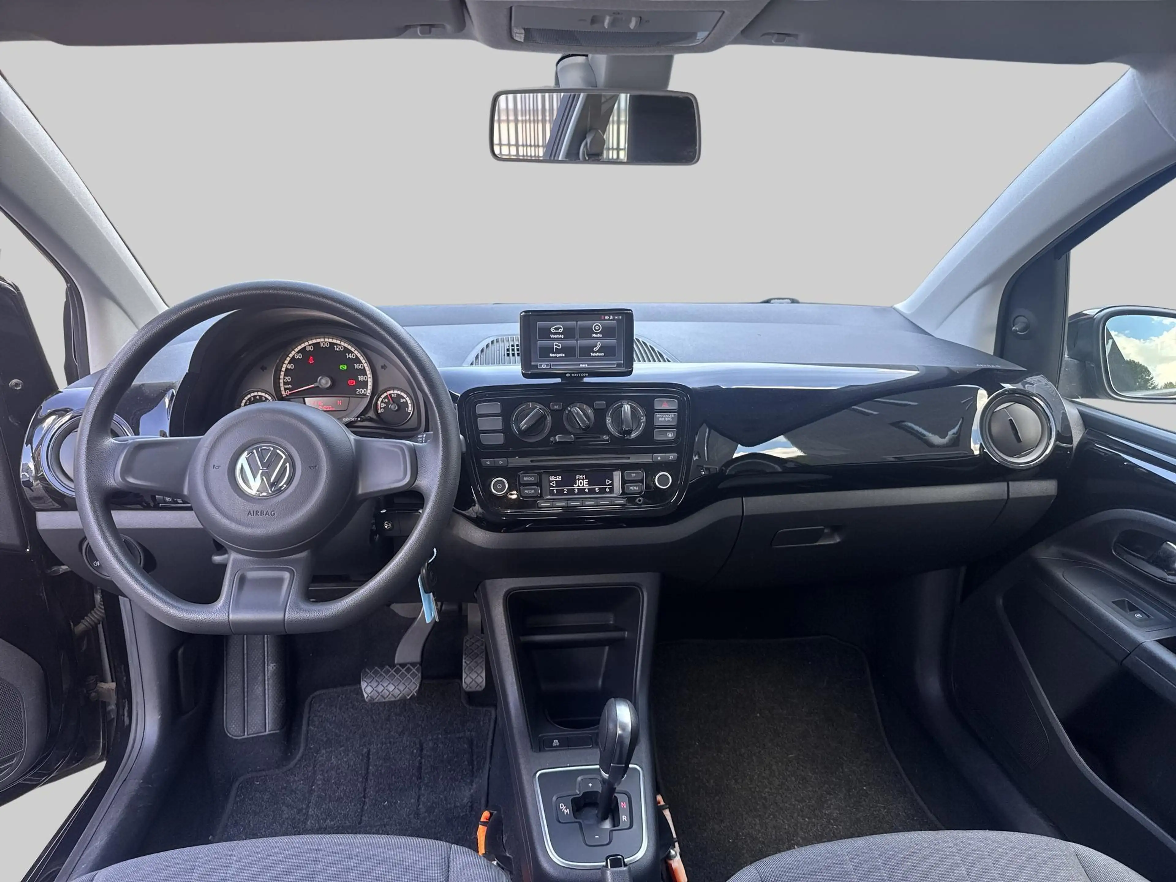 Volkswagen up! 1.0 move — photo 5