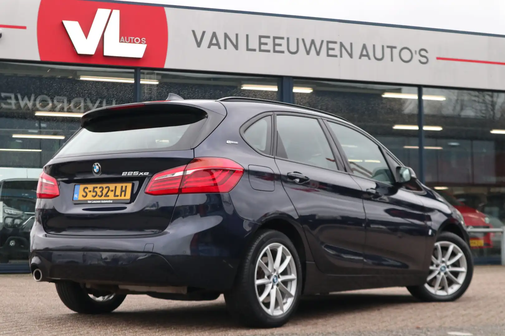 BMW 225 2-serie Active Tourer 225xe iPerformance High Exec Blauw - 2