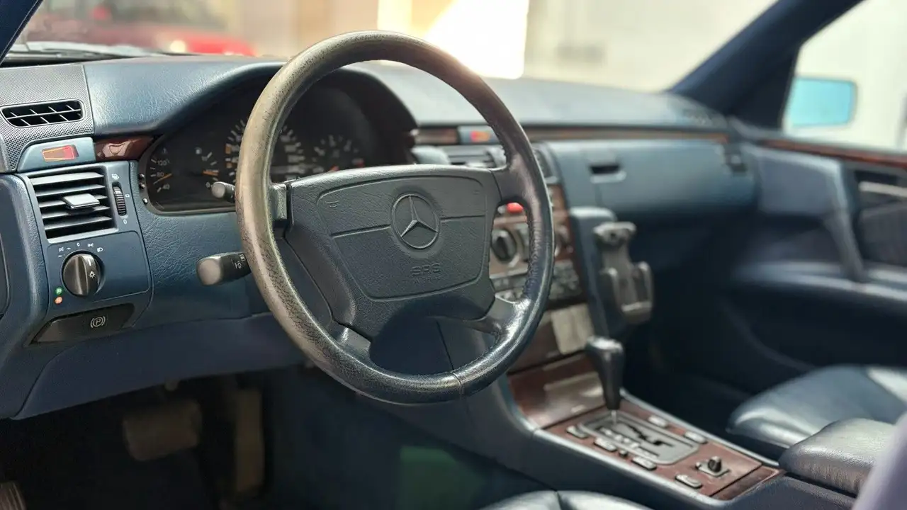 Mercedes-Benz E 300 TDT, foto 7