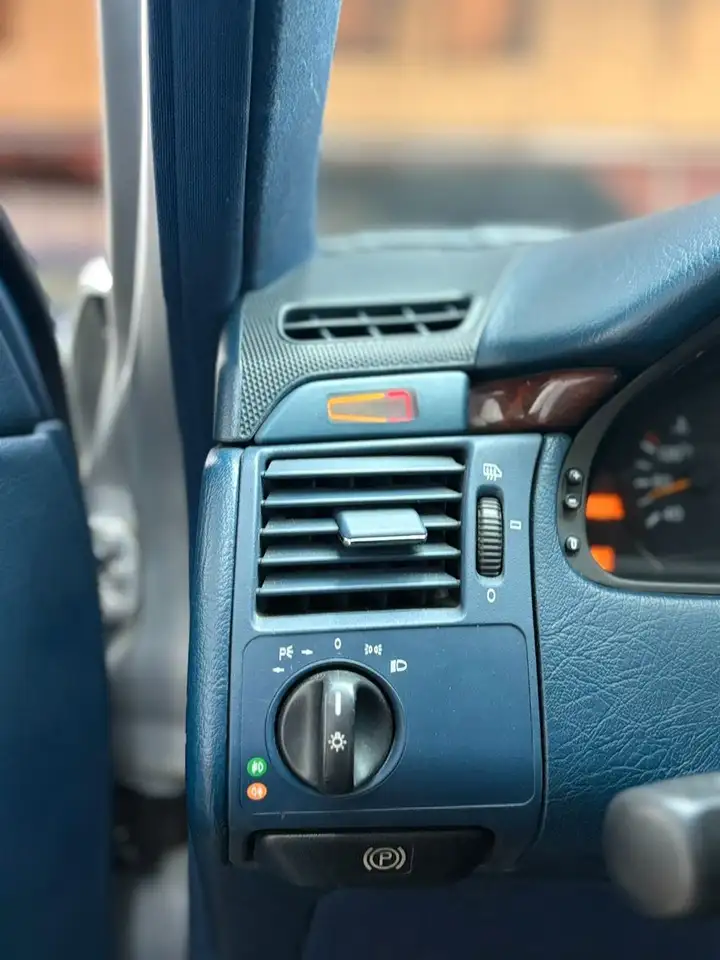 Mercedes-Benz E 300 TDT, foto 12