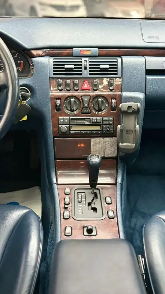 Mercedes-Benz E 300 TDT, foto 10