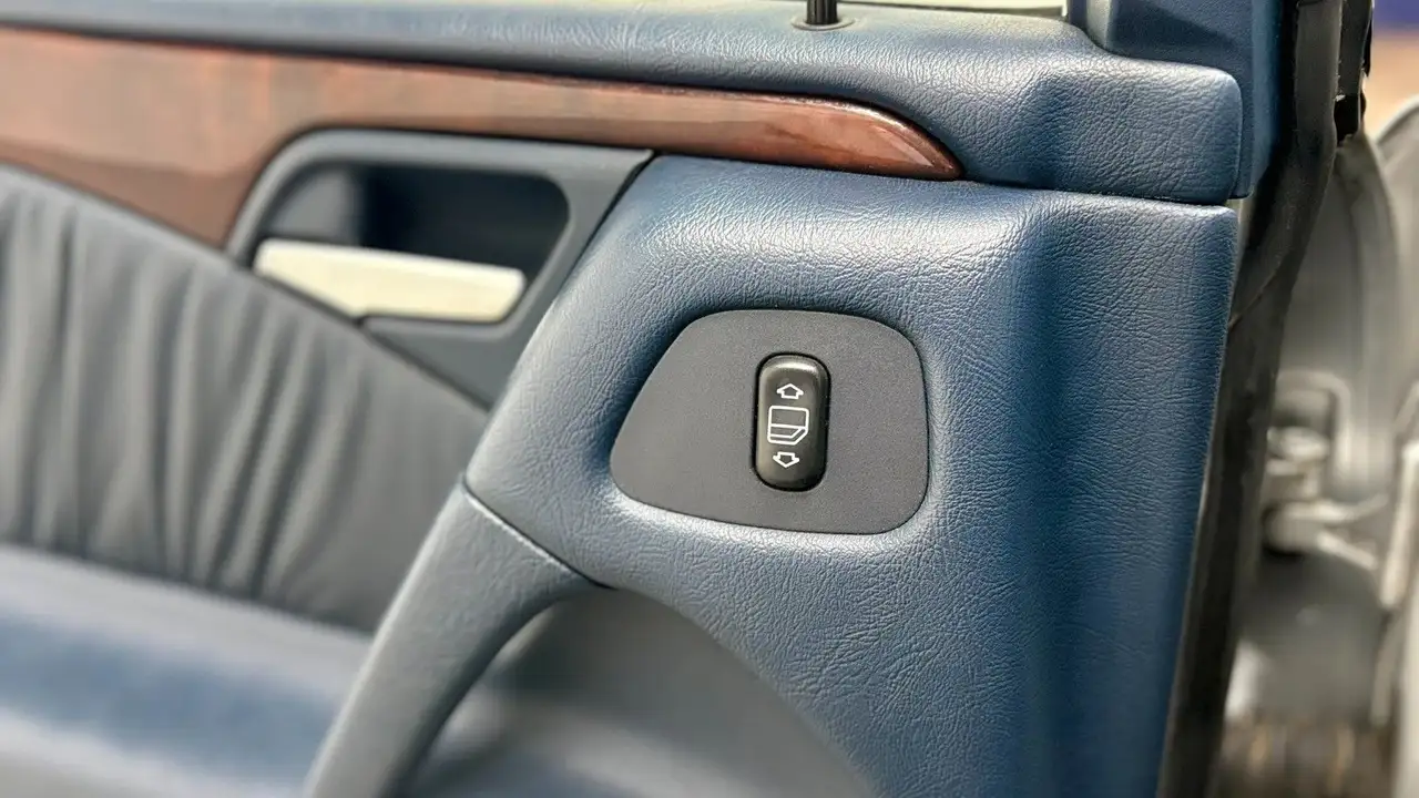 Mercedes-Benz E 300 TDT, foto 11