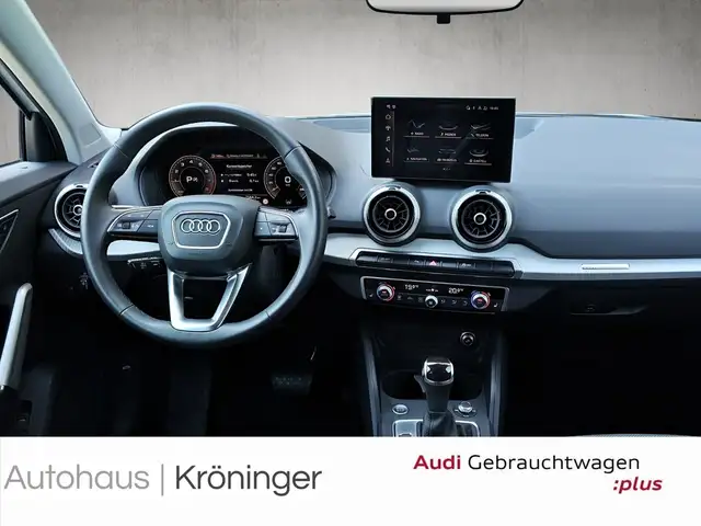 Audi Q2 view 13