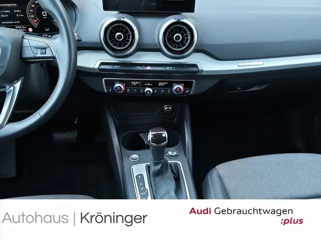 Audi Q2 view 14