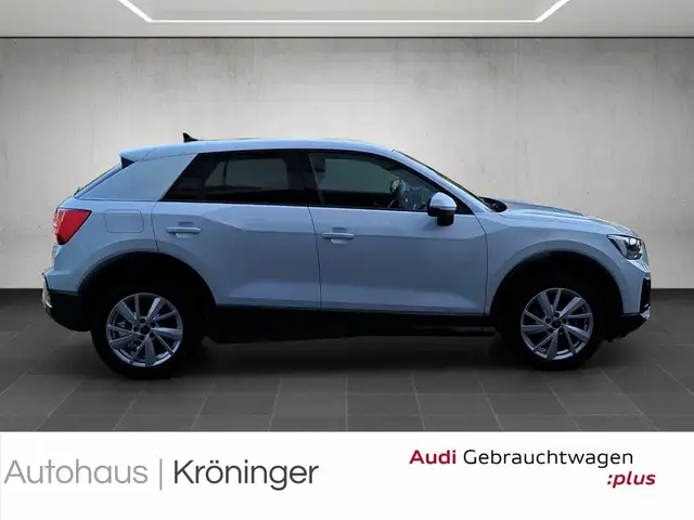 Audi Q2 view 4