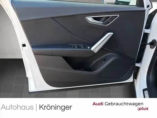 Audi Q2 view 8
