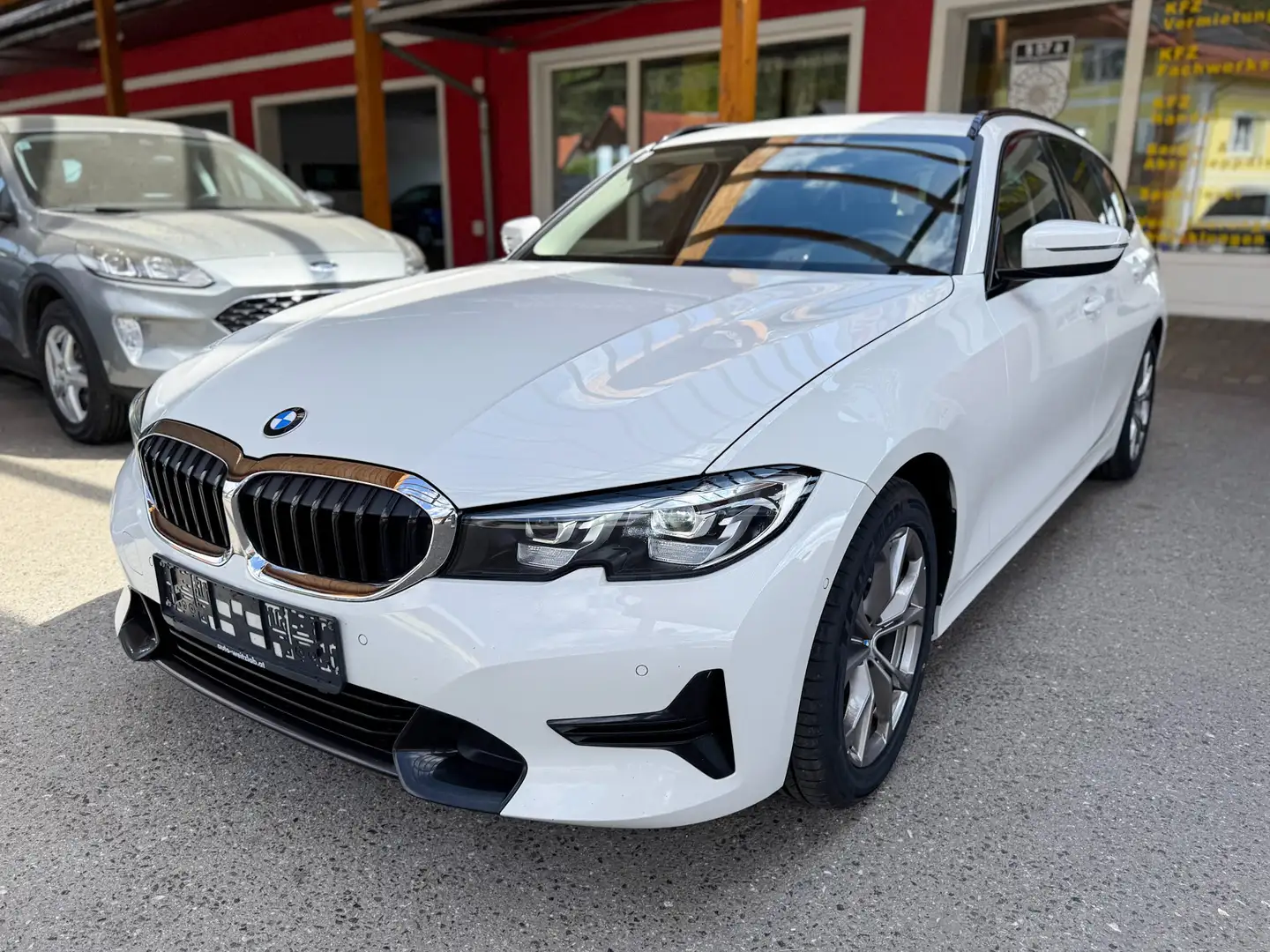 BMW 318 318d Sport Line G21 2,0 *Automatik*AHV* Weiß - 1