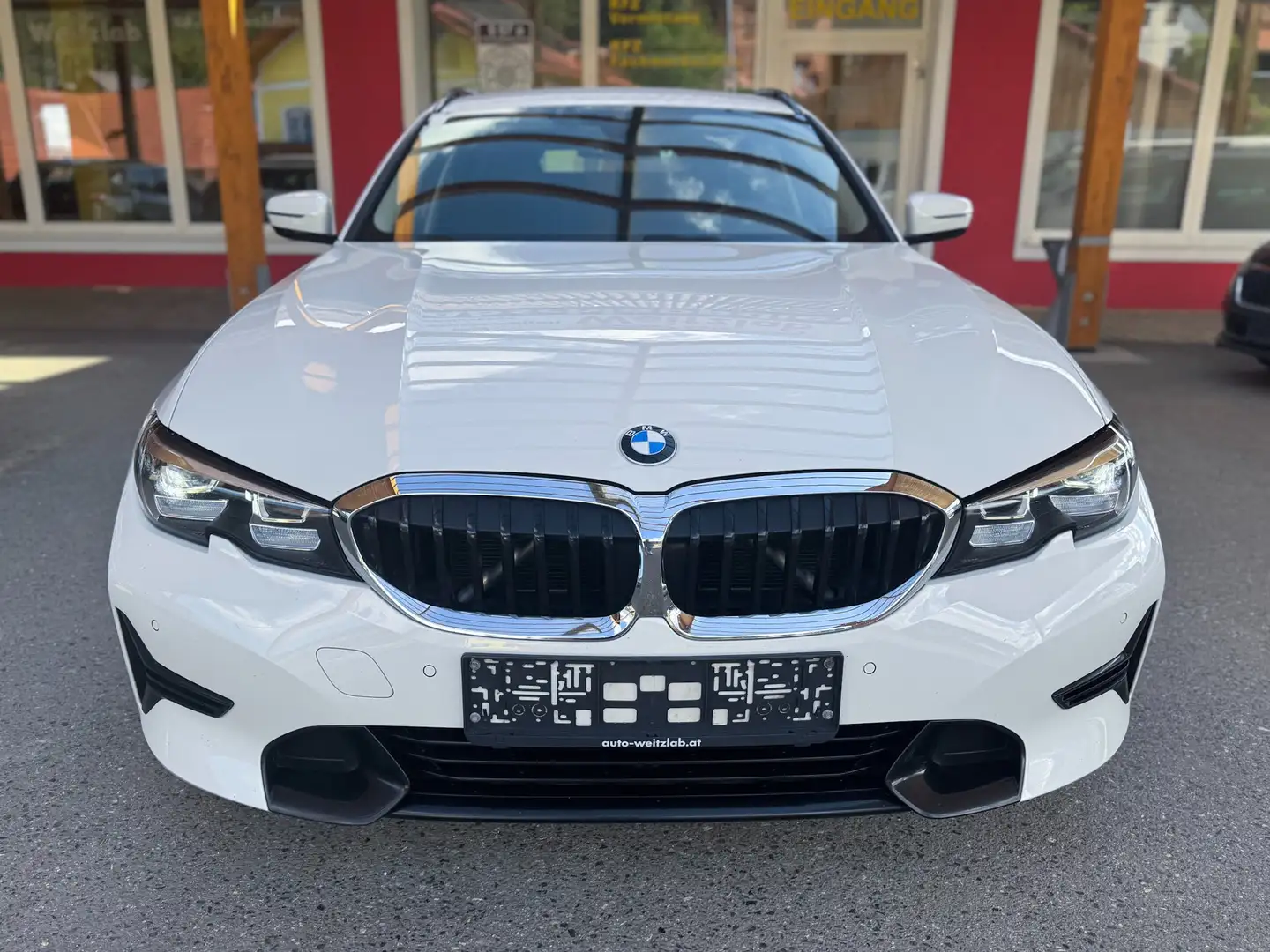 BMW 318 318d Sport Line G21 2,0 *Automatik*AHV* Weiß - 2