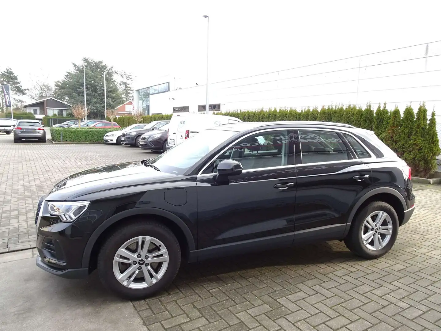 Audi Q3 45TFSIe PHEV S-Tronic (180kW) VIRTUAL,CARPLAY,TREK Noir - 2