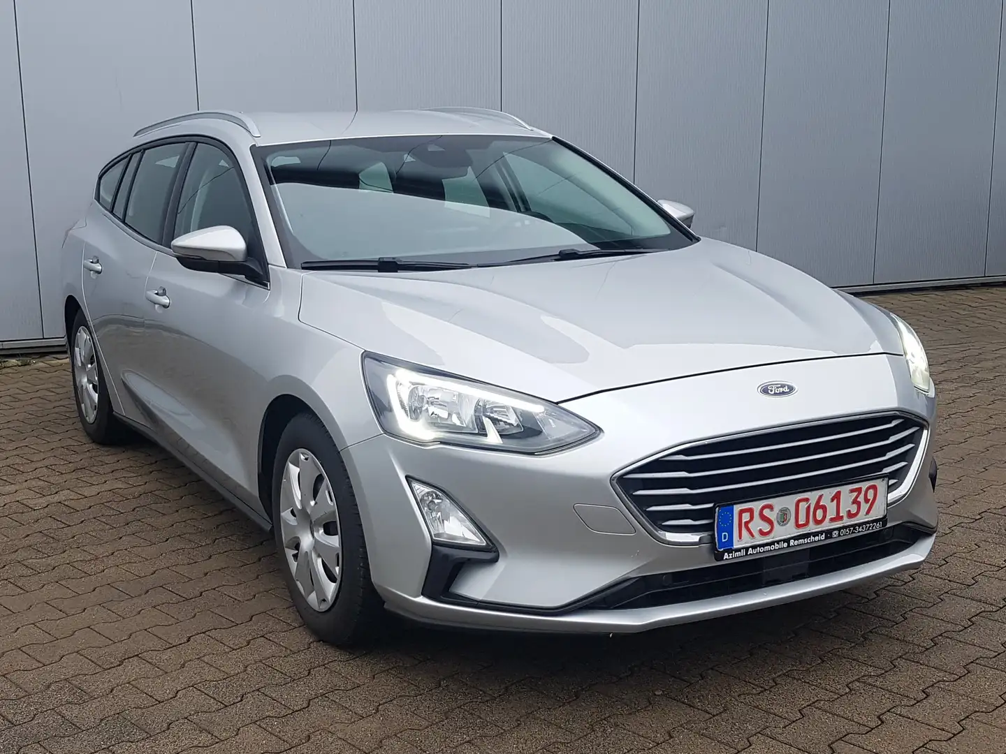 Ford Focus Turnier 1.5 EcoBlue*ZAHRIEMEN-INSP. NEU/GEPFLEGT* Grau - 1