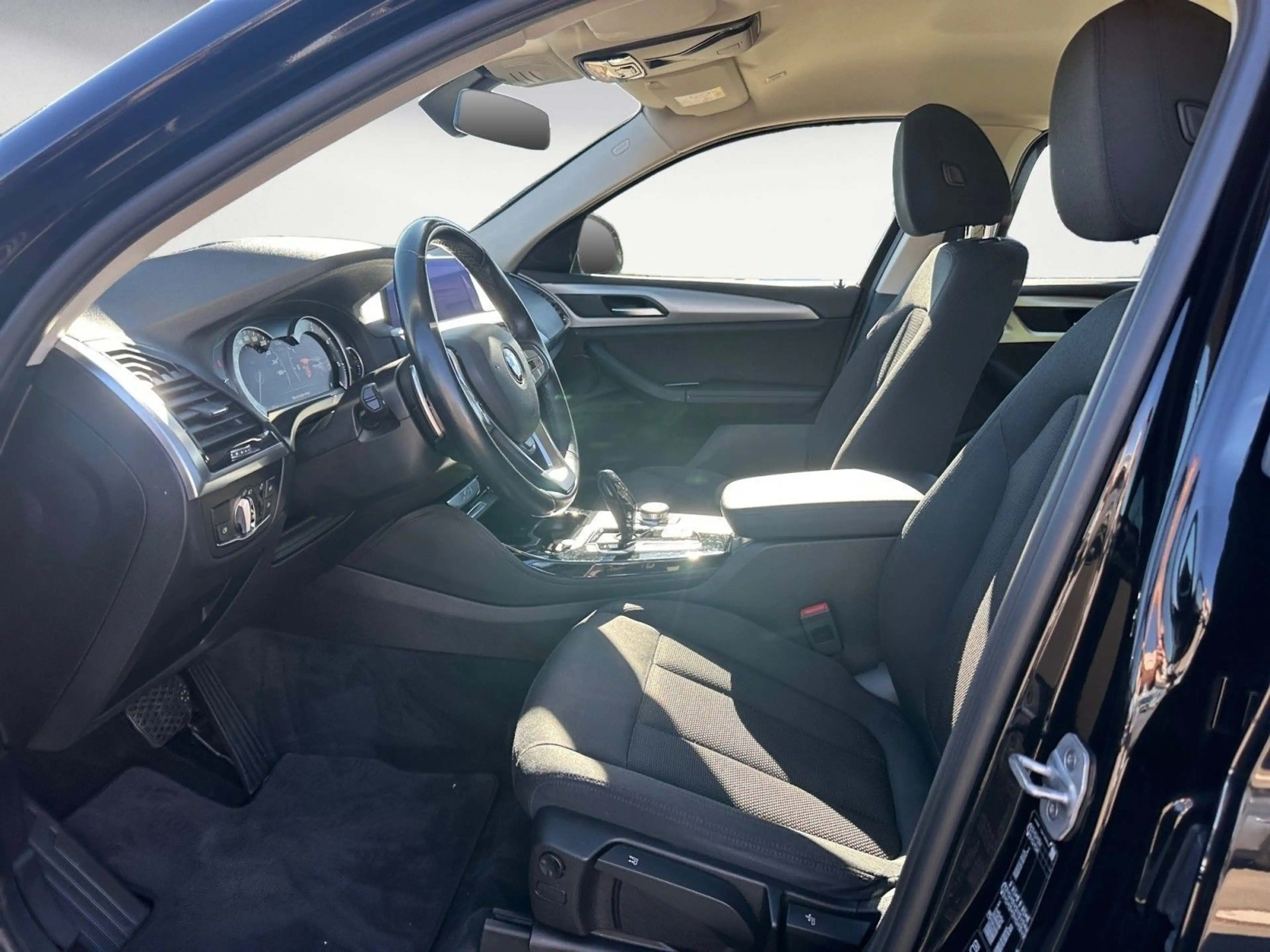 BMW X4 20d xDrive MHD Advantage HUD Standhzg GRA PDC — photo 10
