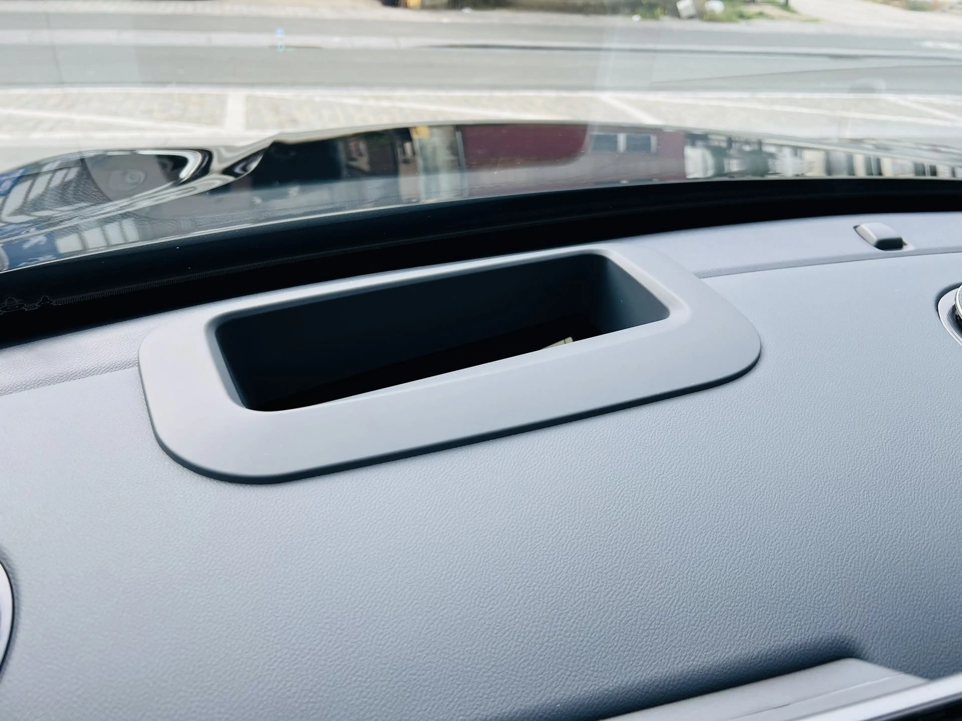 Geely Starray EM-i 1.5 PHEV / MAX+ / FULL / 29,8 KW / PANO / MASSAGE / HUD / 360 / LEDER — photo 10