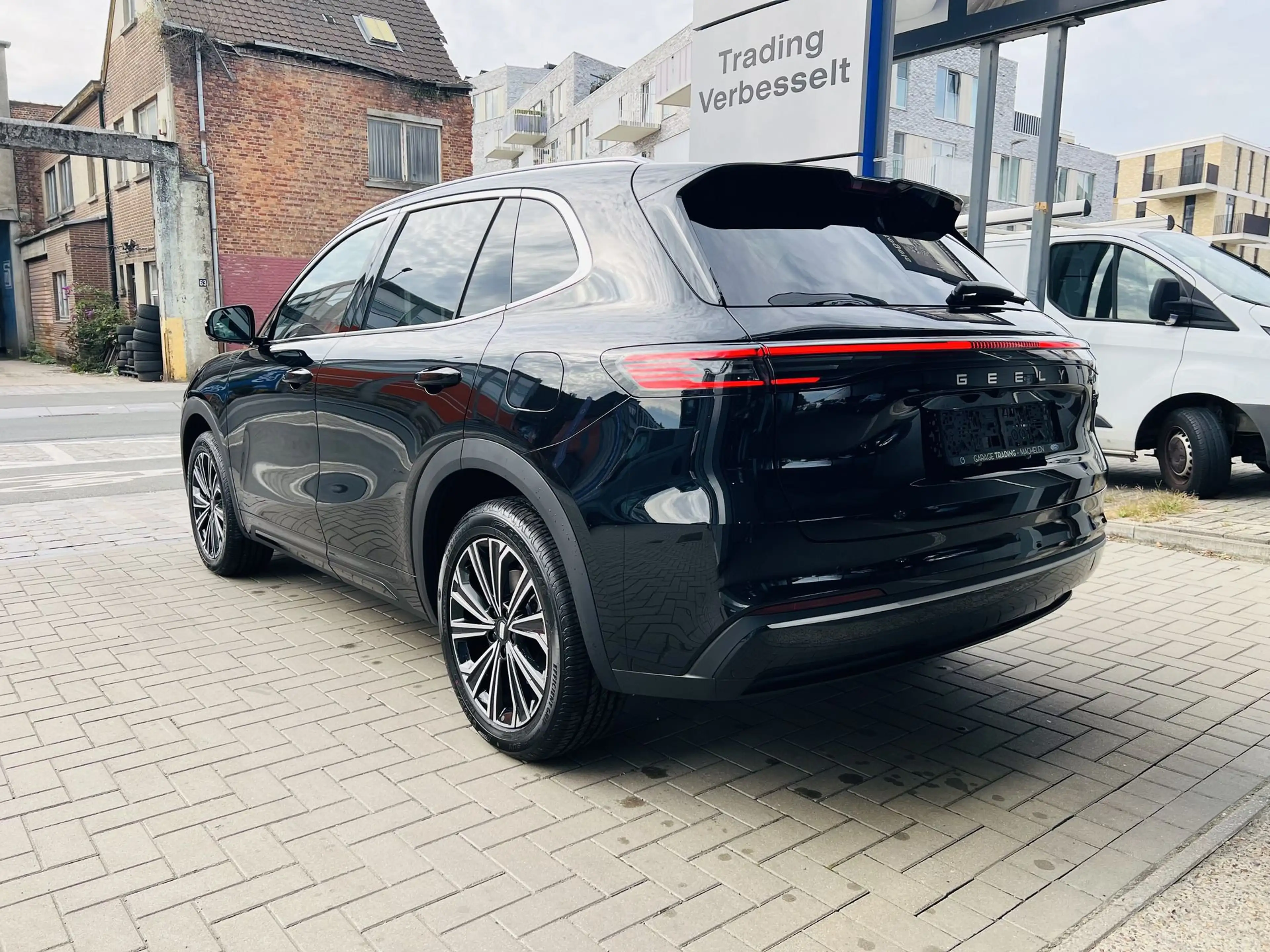 Geely Starray EM-i 1.5 PHEV / MAX+ / FULL / 29,8 KW / PANO / MASSAGE / HUD / 360 / LEDER — photo 3