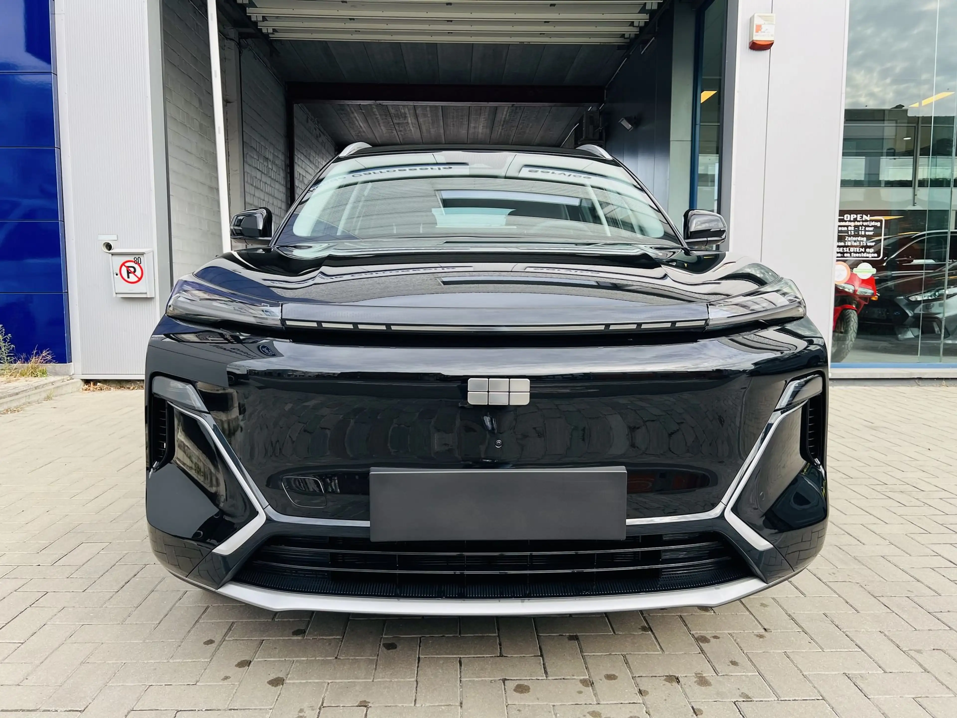 Geely Starray EM-i 1.5 PHEV / MAX+ / FULL / 29,8 KW / PANO / MASSAGE / HUD / 360 / LEDER — photo 2