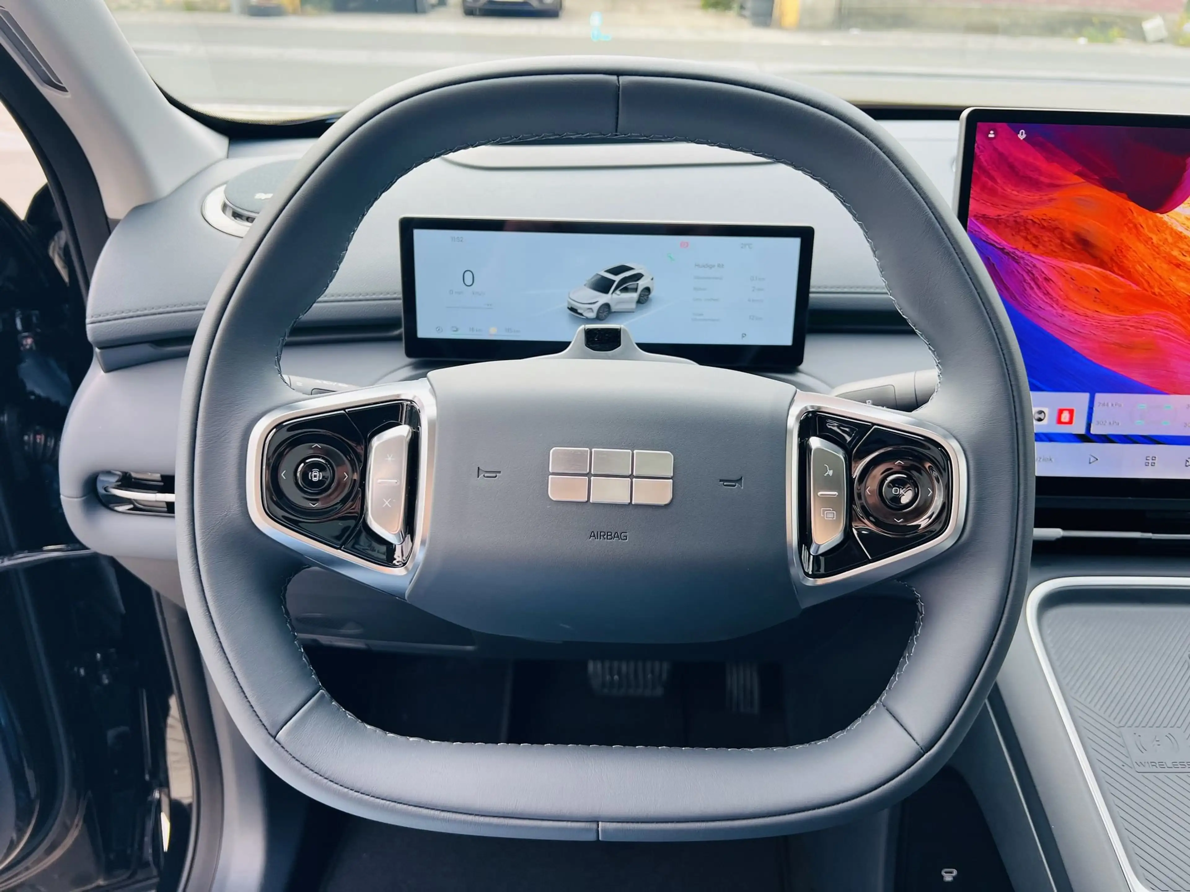 Geely Starray EM-i 1.5 PHEV / MAX+ / FULL / 29,8 KW / PANO / MASSAGE / HUD / 360 / LEDER — photo 9