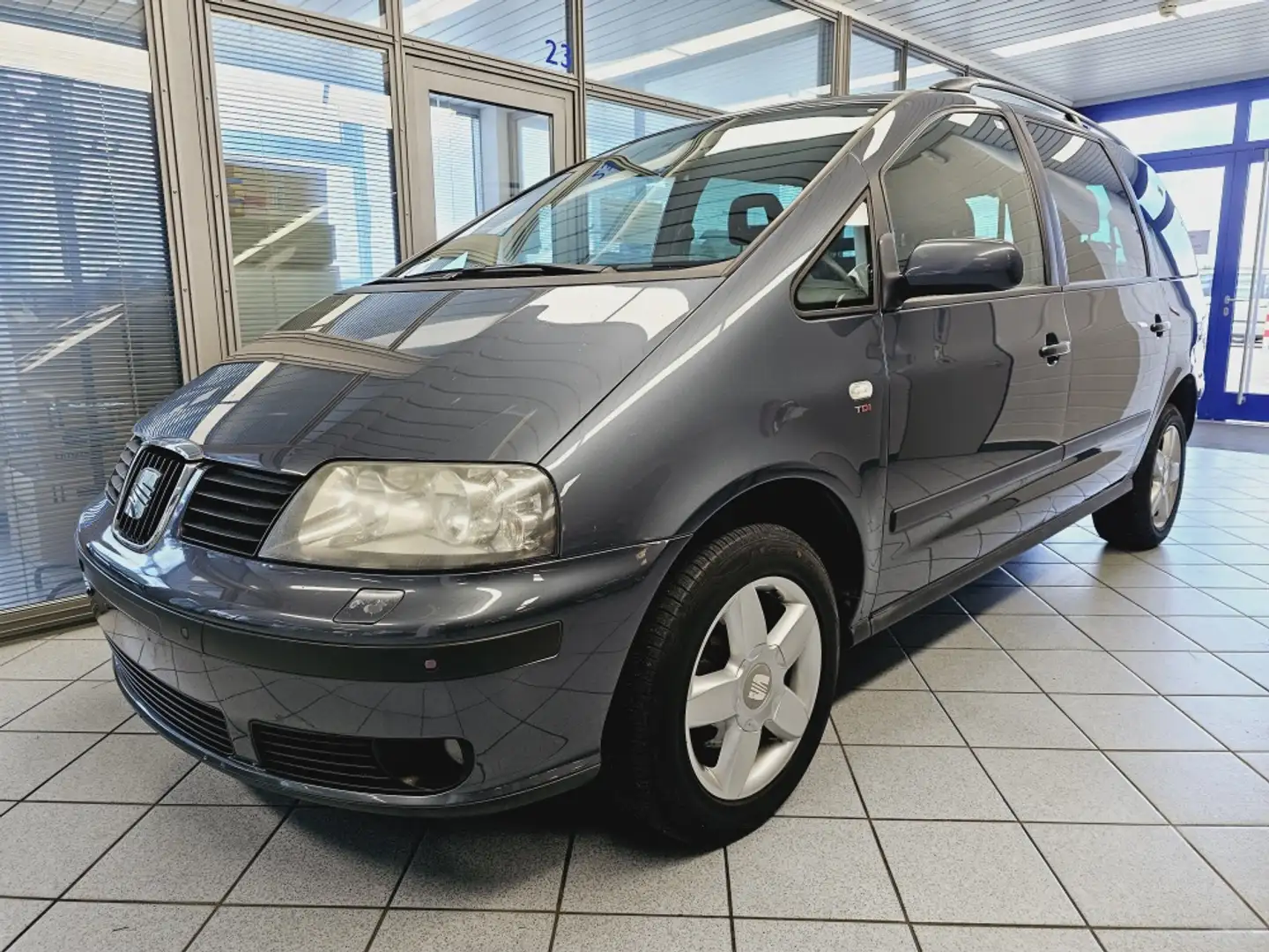SEAT Alhambra 1. Hand, Navi, AHK, PDC,     ohne  Tüv Grey - 2